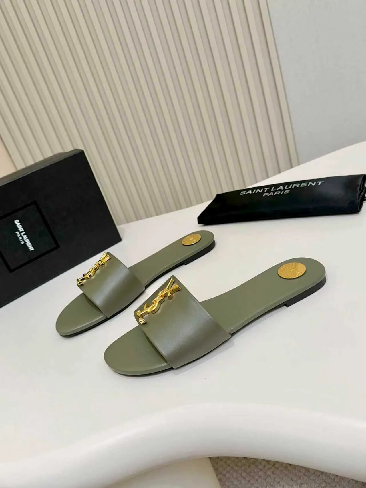 👟👟Ex-factory price 340👟👟 Genuine leather sole +40 YSL new model, upper cowhide leather lining sheepskin, size 35-44, rubber sole, genuine leather sole +40